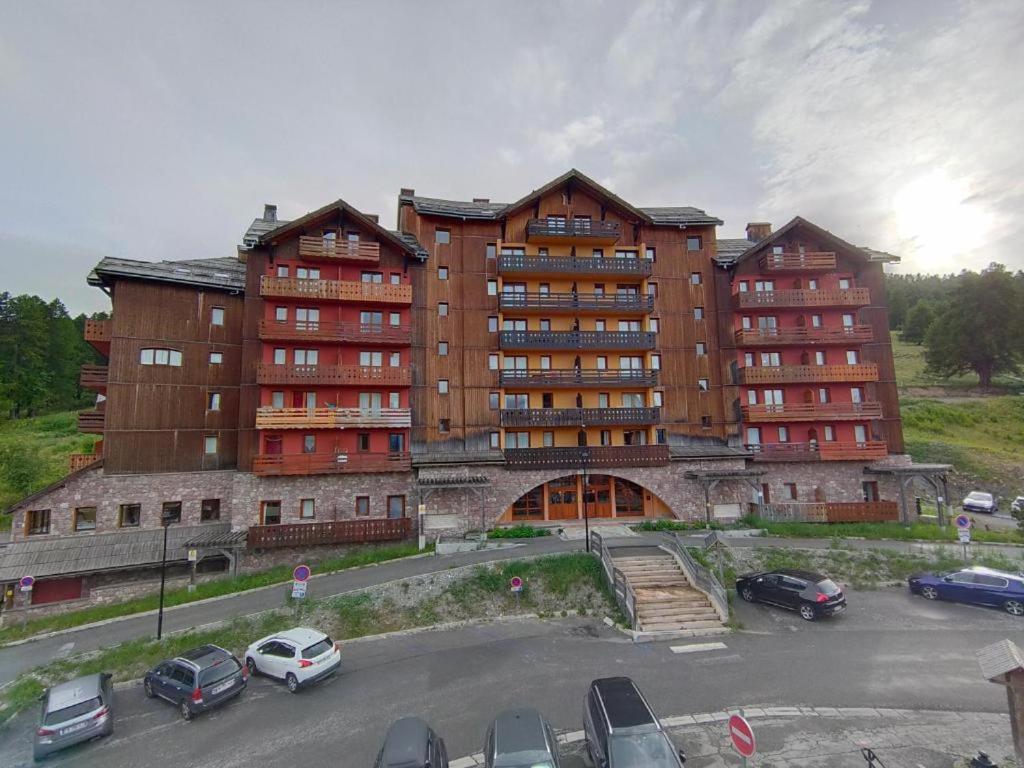 Appartement Risoul, 2 pièces, 6personnes avec Piscine Esterno foto