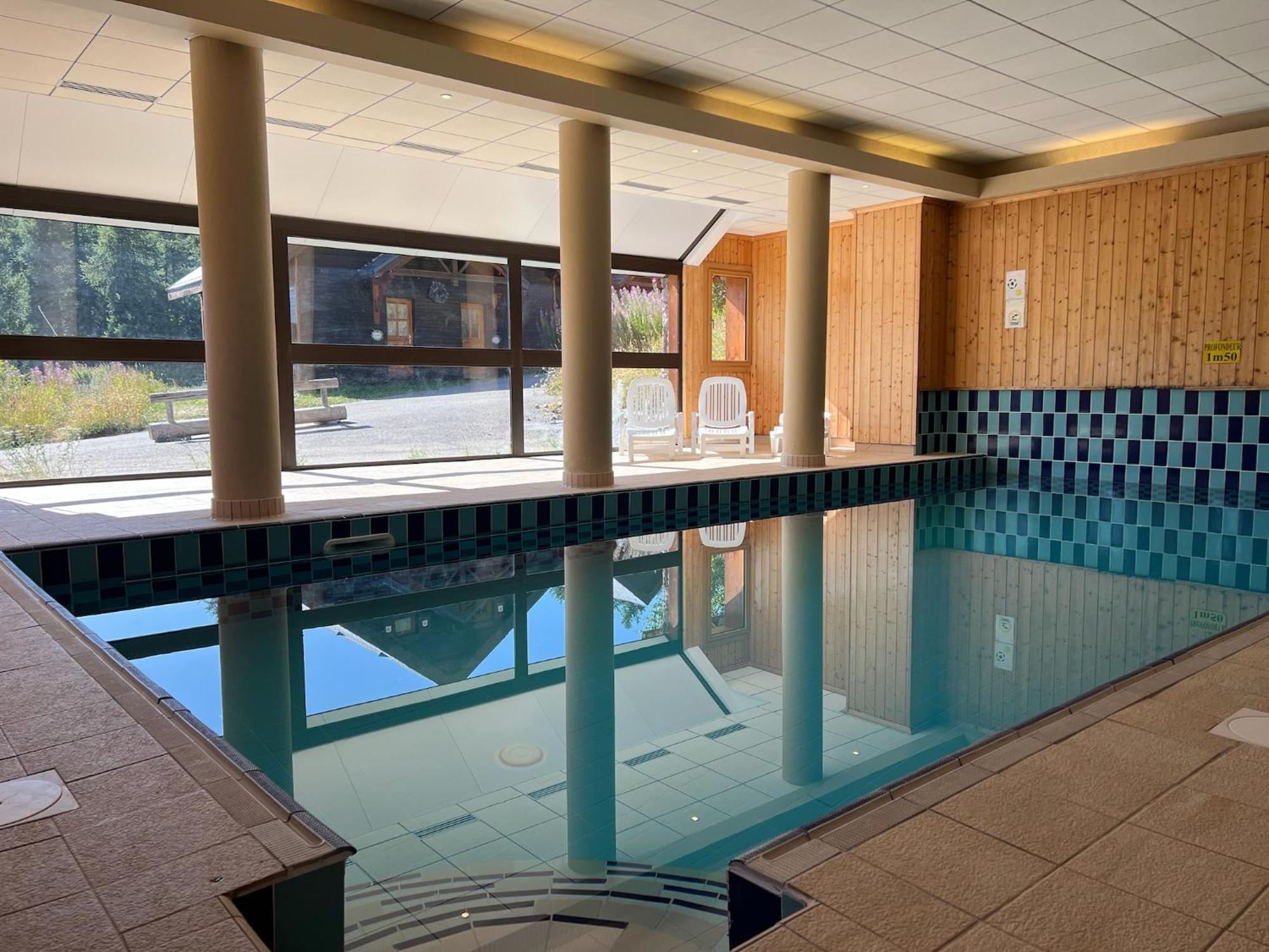 Appartement Risoul, 2 pièces, 6personnes avec Piscine Esterno foto