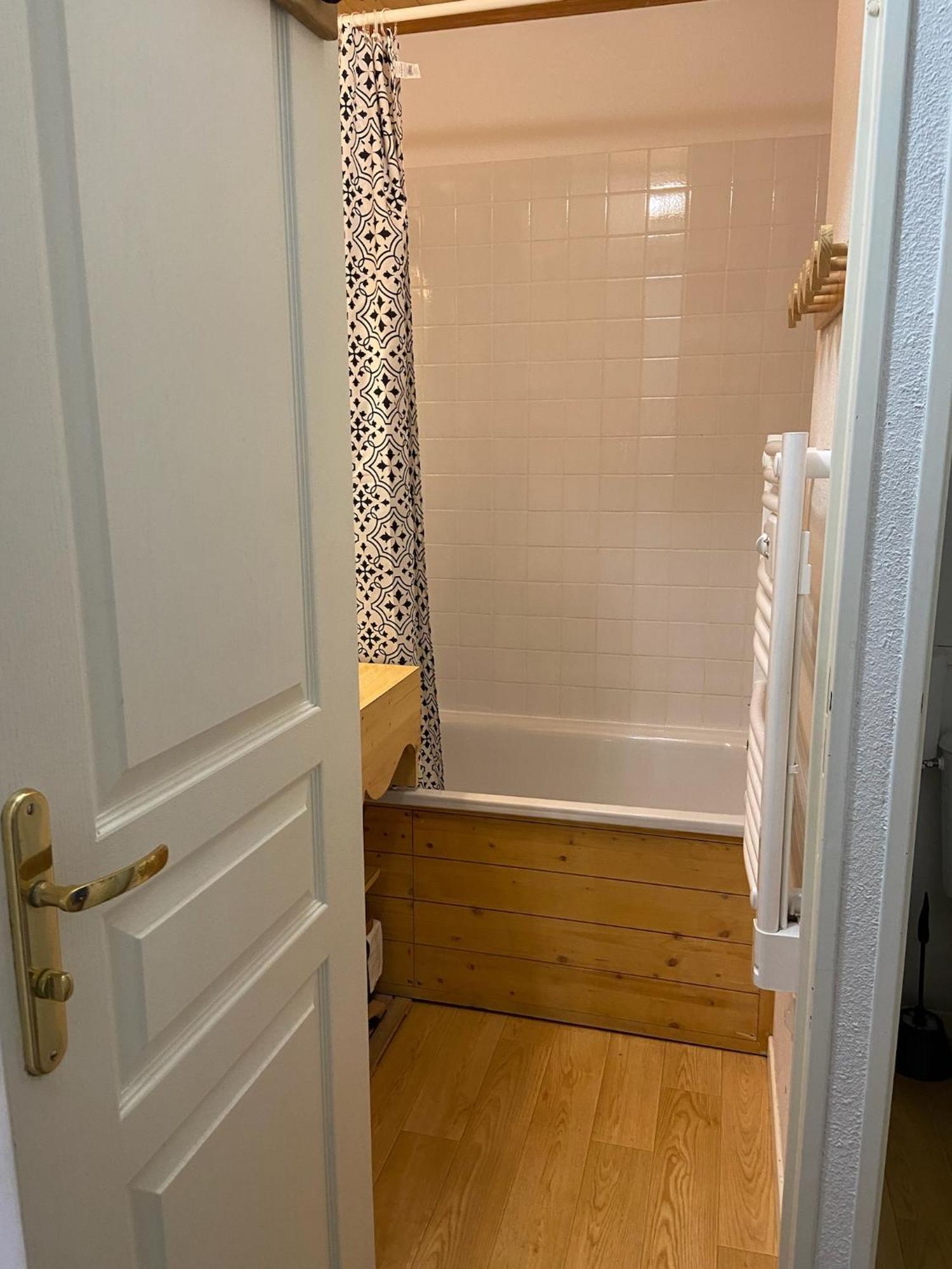 Appartement Risoul, 2 pièces, 6personnes avec Piscine Esterno foto