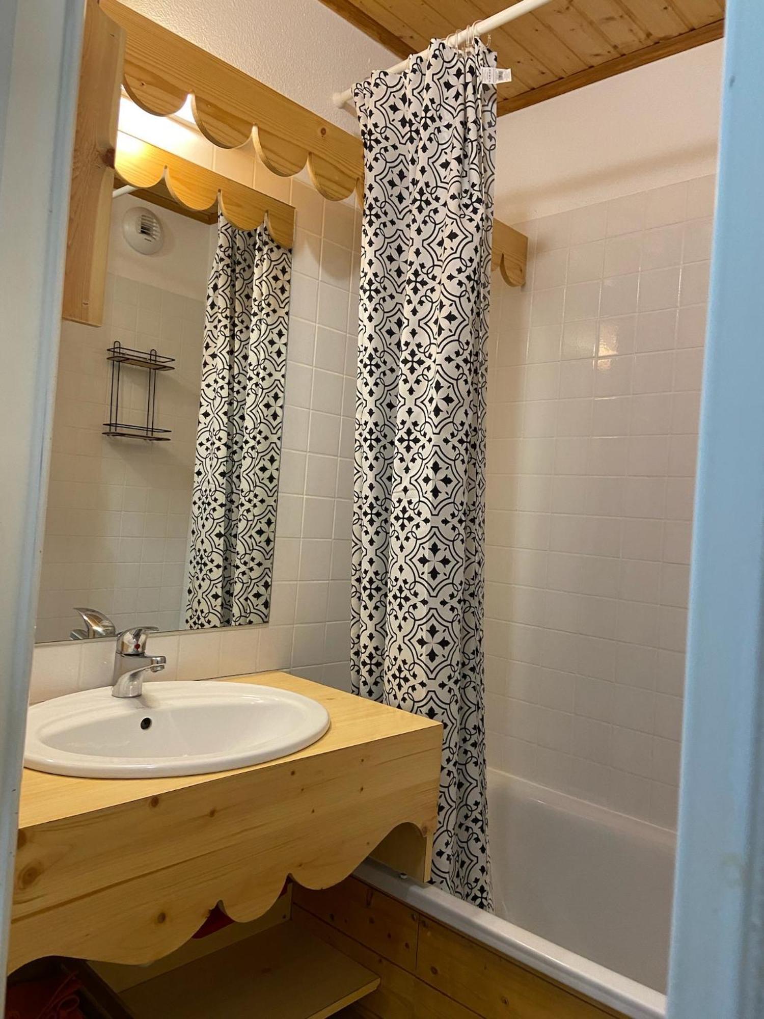 Appartement Risoul, 2 pièces, 6personnes avec Piscine Esterno foto